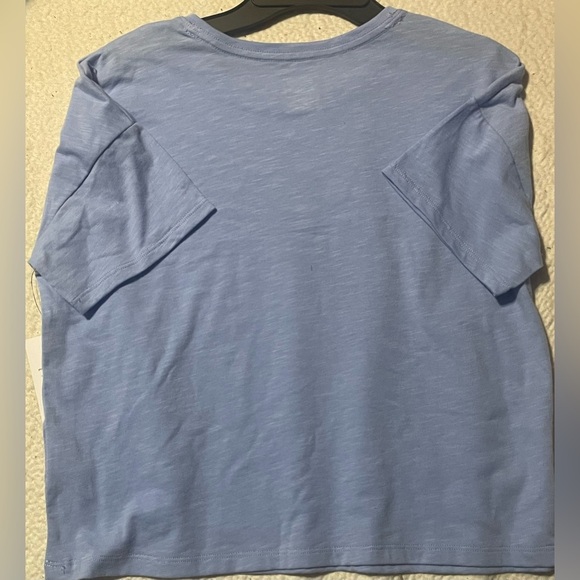 🔴 3/$12 Girl’s graphic crop tee! NWT! - Picture 3 of 3